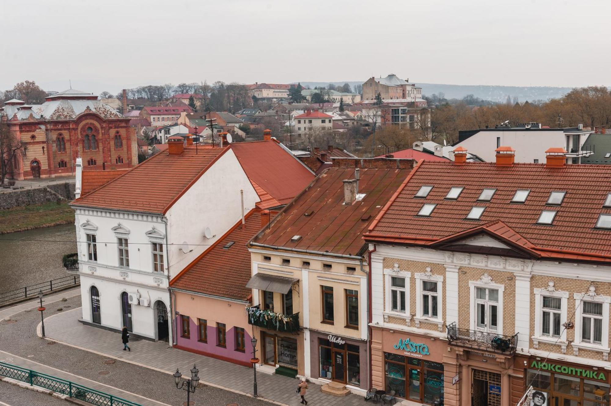 Old Continent Hotel Uzjhorod Eksteriør bilde